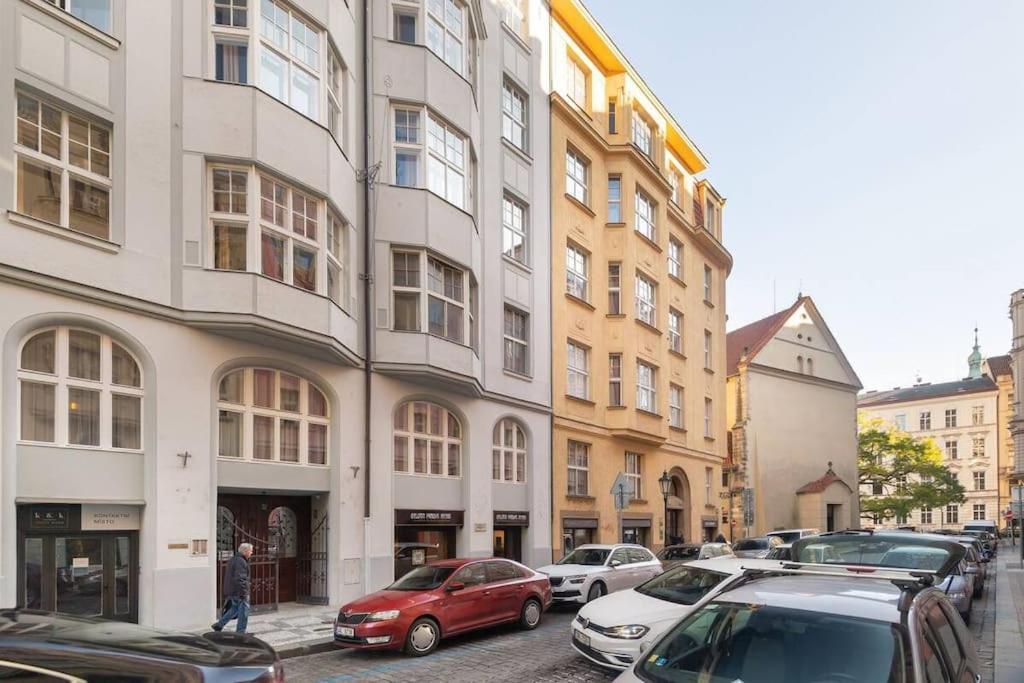 Luxury Apartment On Old Town Square Praha Bagian luar foto