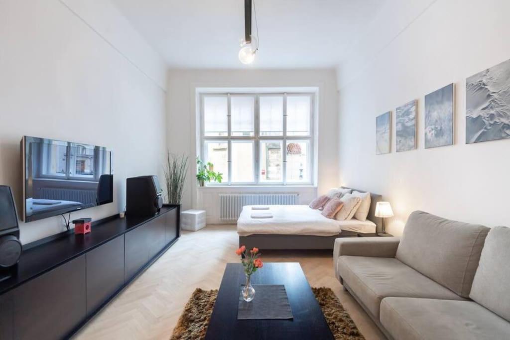 Luxury Apartment On Old Town Square Praha Bagian luar foto
