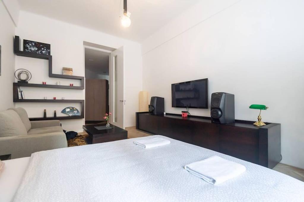 Luxury Apartment On Old Town Square Praha Bagian luar foto